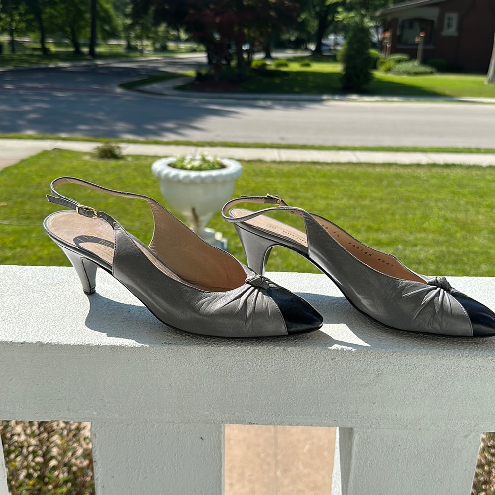 Bruno Magli. Sling back. Gray w/black toe. Excellent pre-worn condition